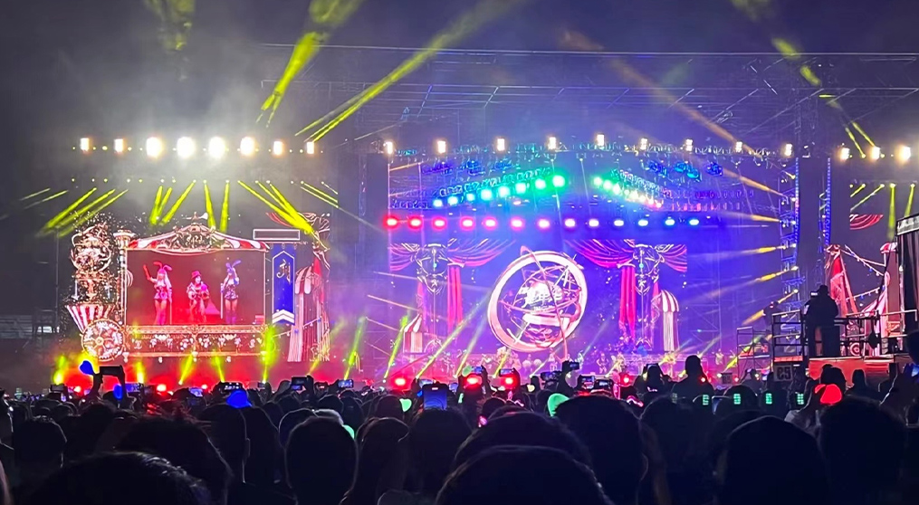 ROYAL皇家88LED冰屏和荧光棒系列产品“嗨爆”周杰伦悉尼演唱会！