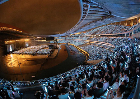 ROYAL皇家88LED透明屏燃爆张韶涵南京演唱会！