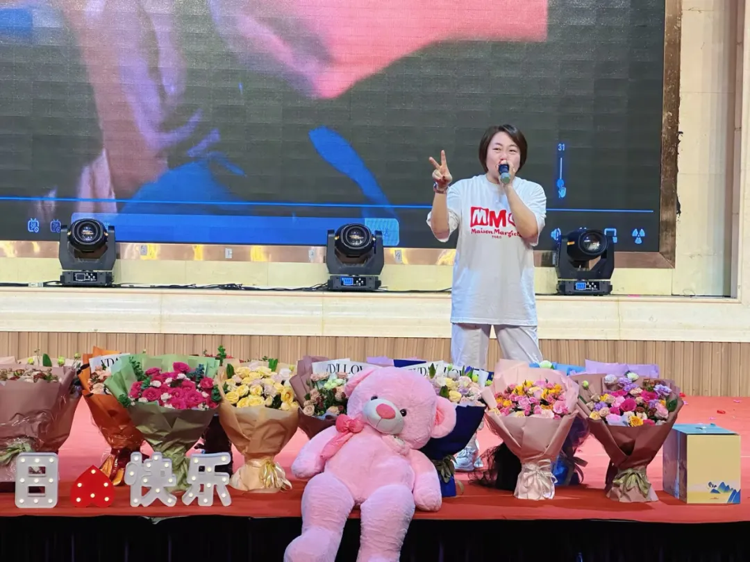 ROYAL皇家88创始人龙平芳