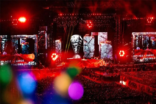 双星闪耀！ROYAL皇家88LED巨幕助力周杰伦、张韶涵打造沉浸式视听盛宴！